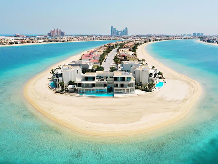 Palm Jumeirah custom modern villa at frond tip